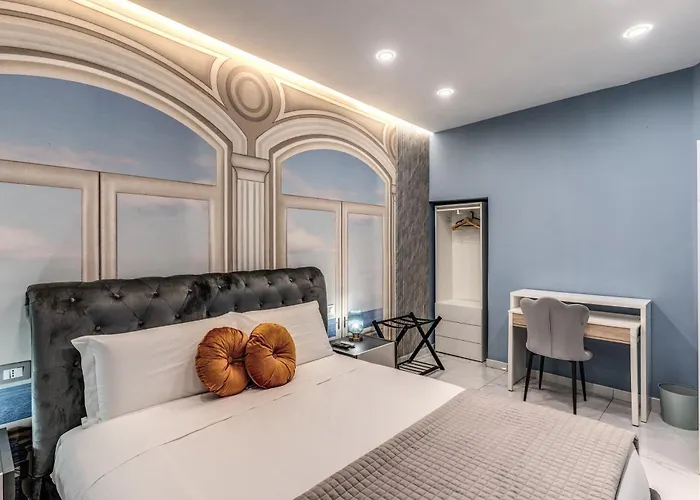 Sanità Naples Central Grand Apartment for 10 Guest